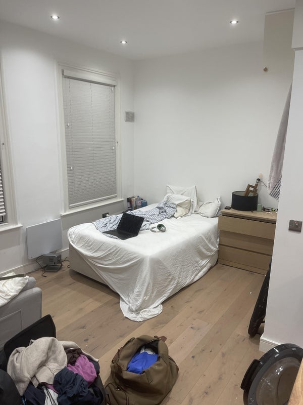 Flat Windus Walk in Greater London