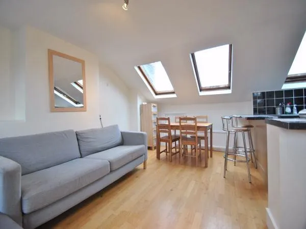 Flat Lillie Road in Greater London