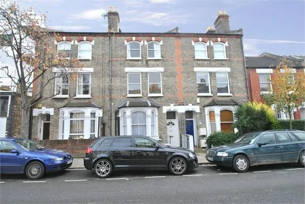 Flat Lillie Road in Greater London