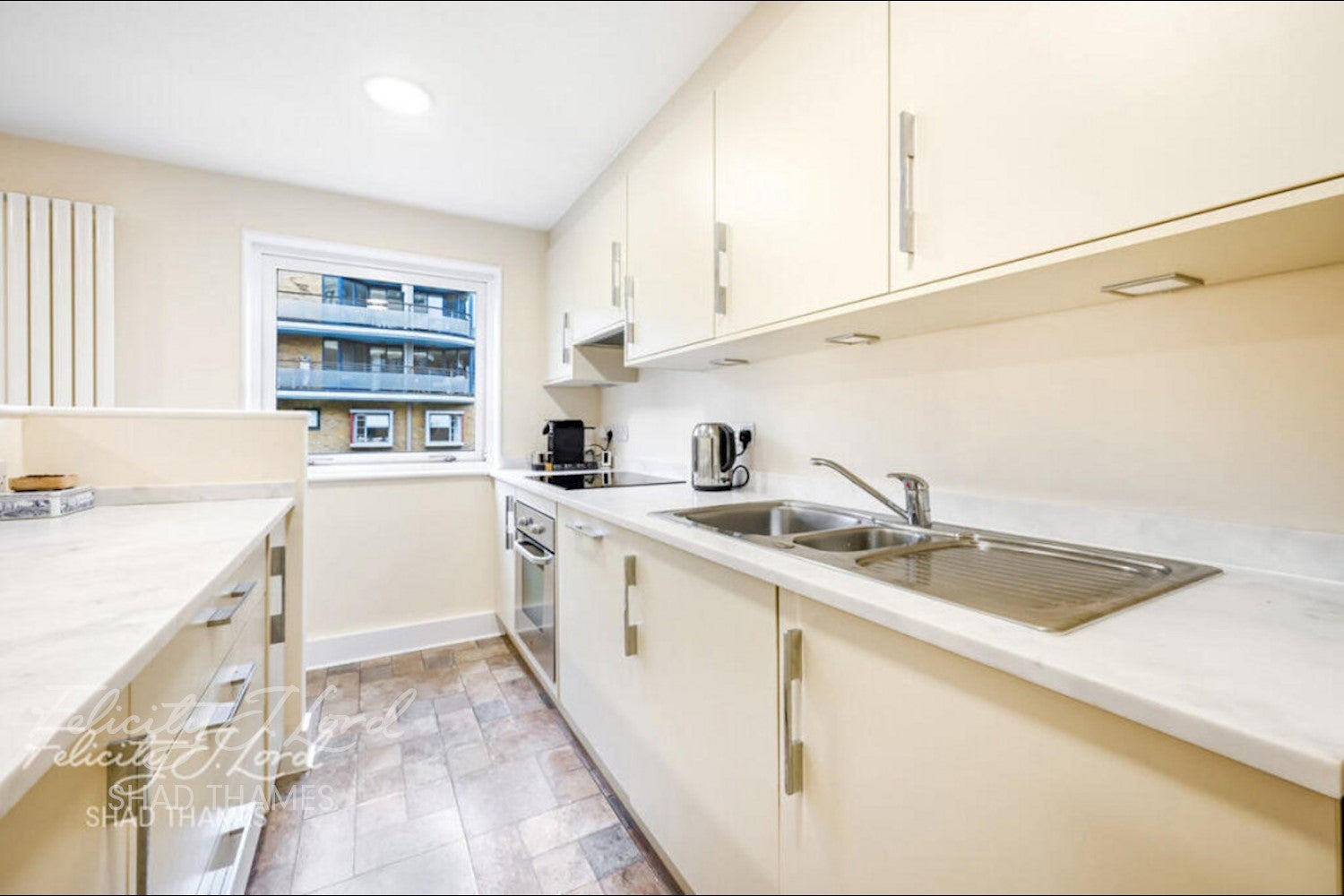 Flat Shad Thames in Greater London