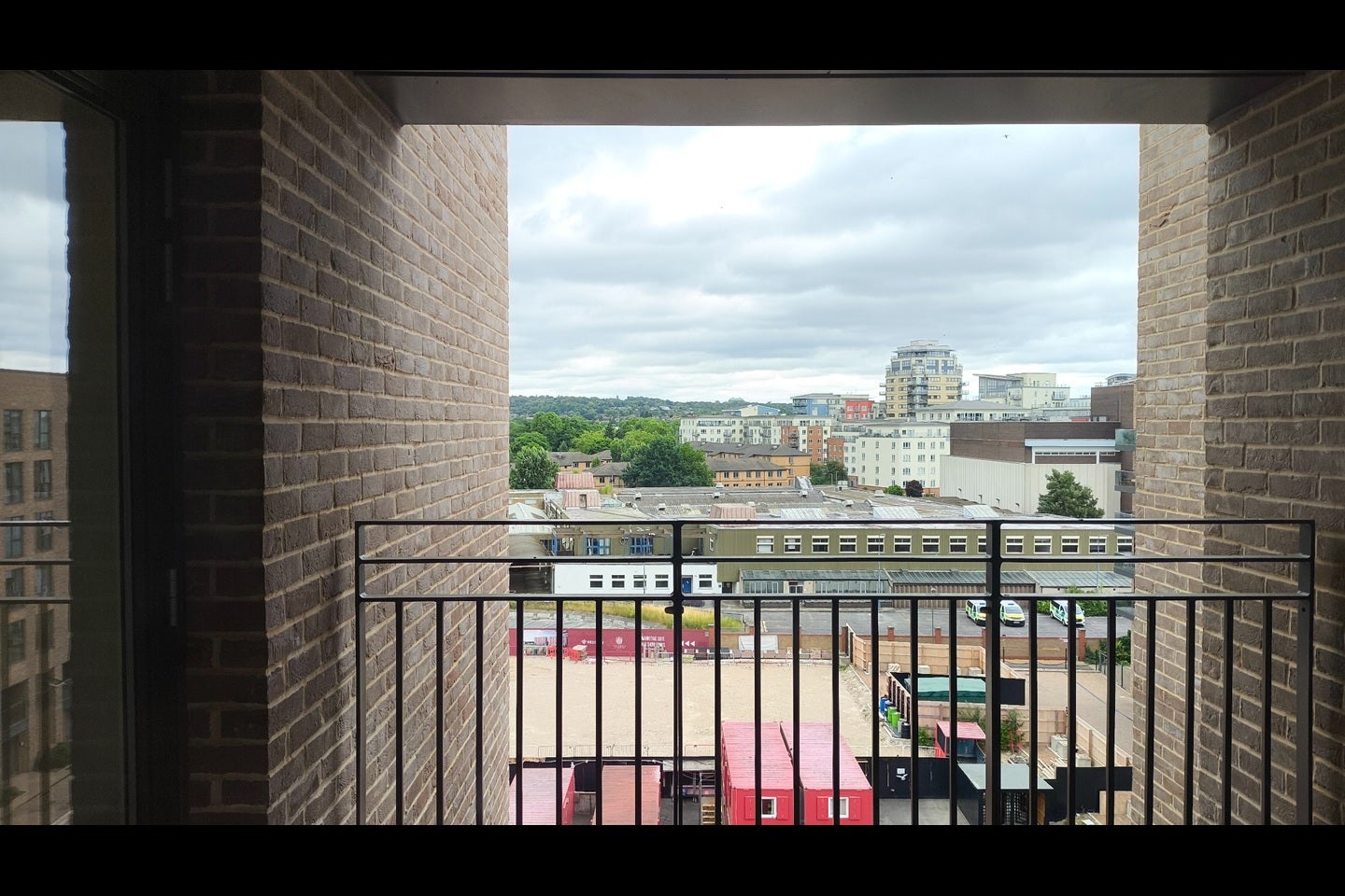 Flat Lismore Boulevard in Greater London