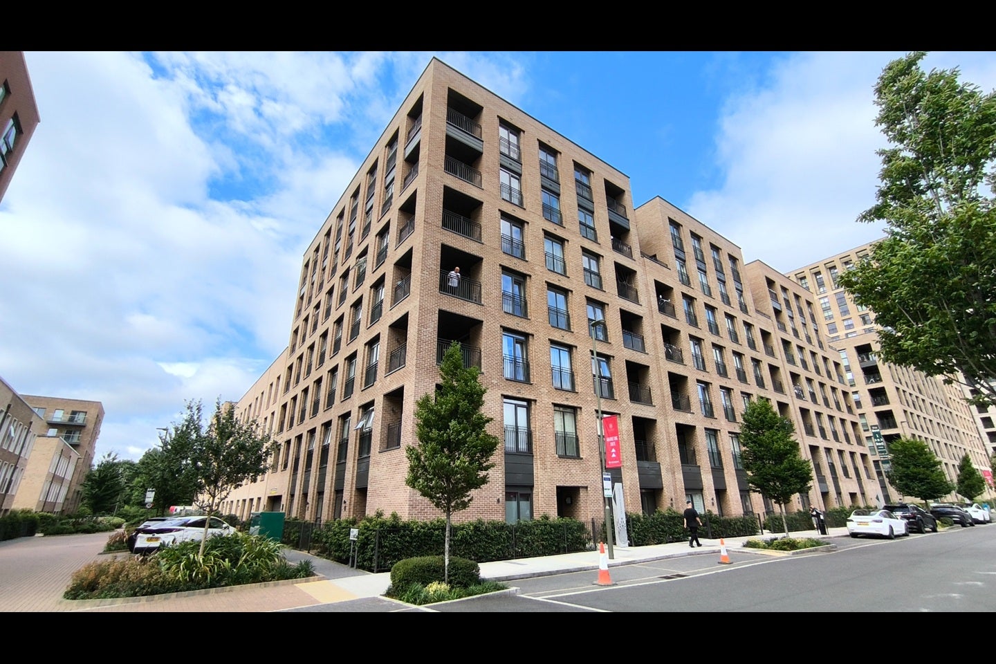 Flat Lismore Boulevard in Greater London