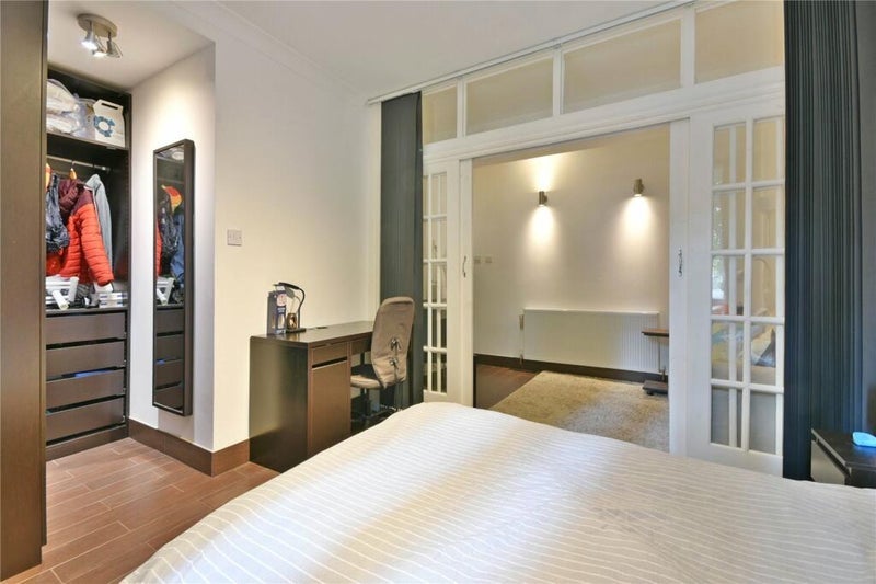 Flat Godwin Court in Greater London