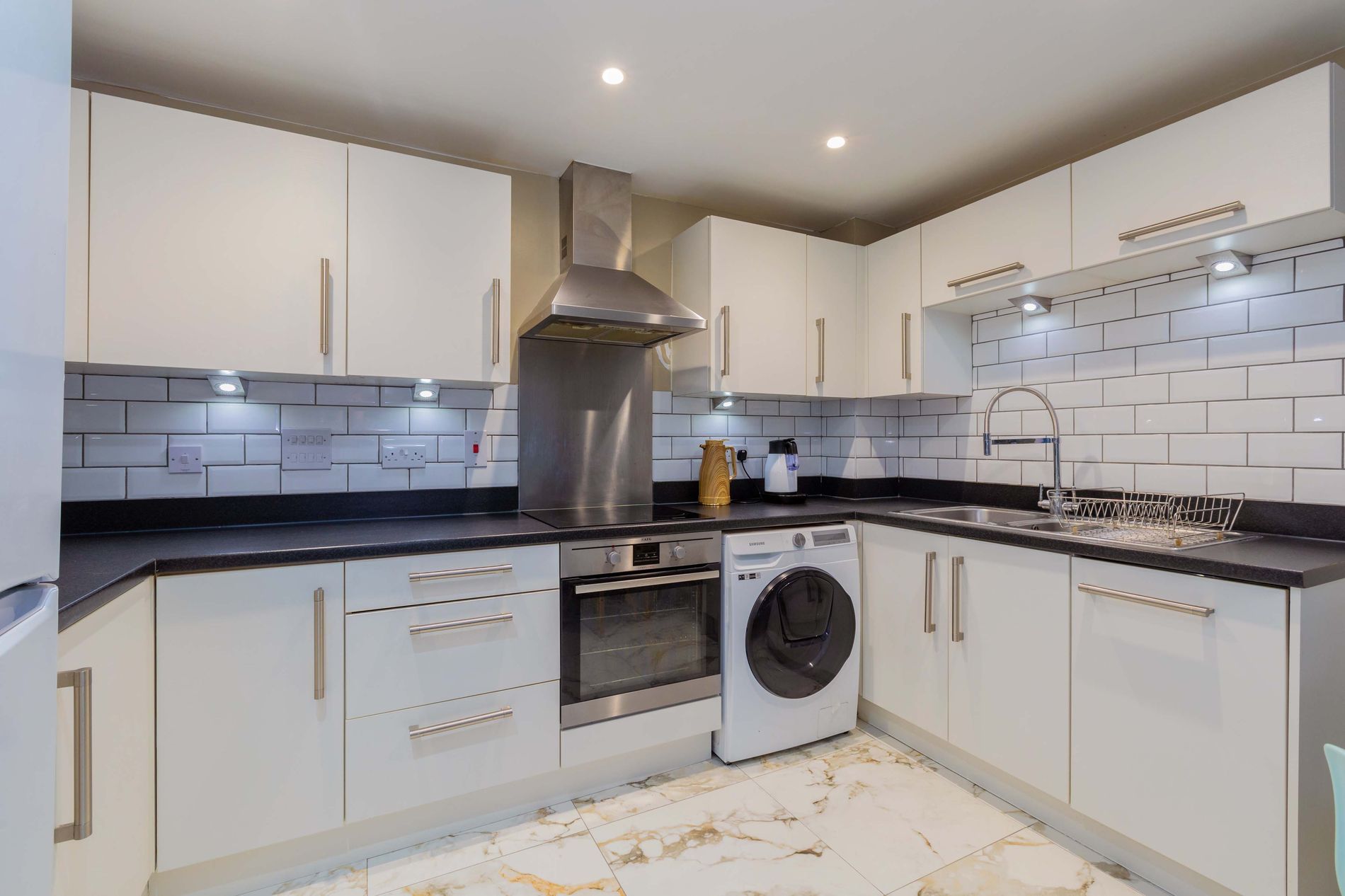 Flat Chadwick Road in Slough