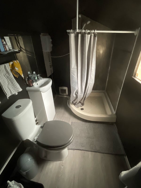 Room Broxted Road in Greater London