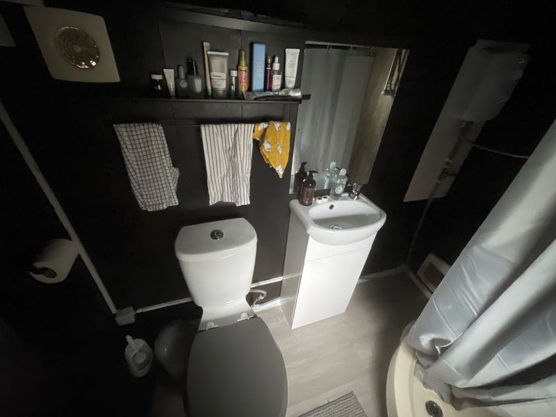 Room Broxted Road in Greater London
