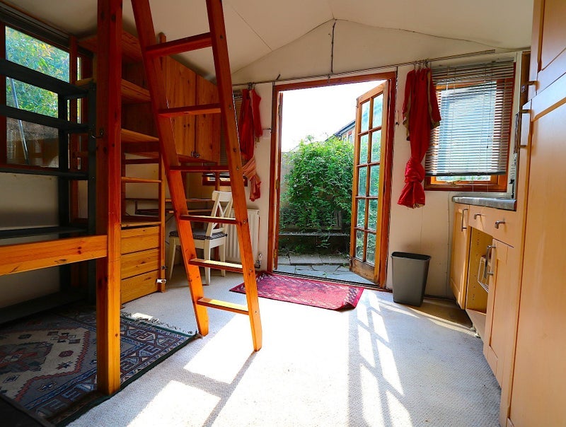 Room Broxted Road in Greater London