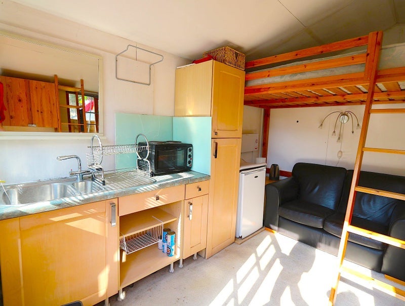 Room Broxted Road in Greater London