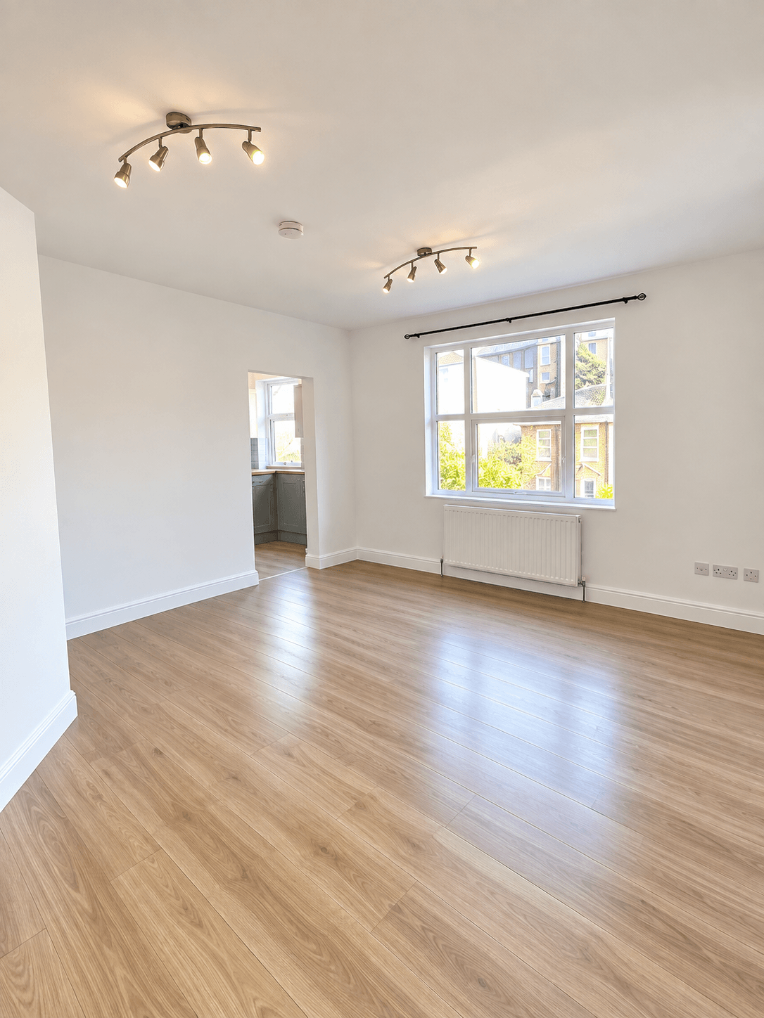 Flat Oakfield Road in Greater London