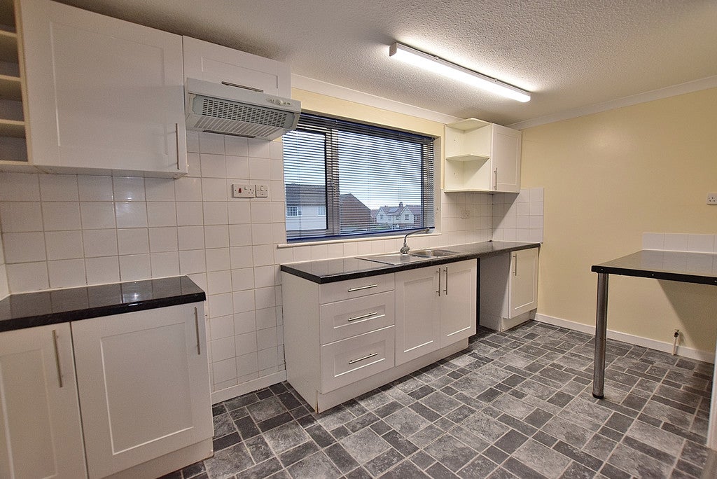 Flat First Avenue in Colburn