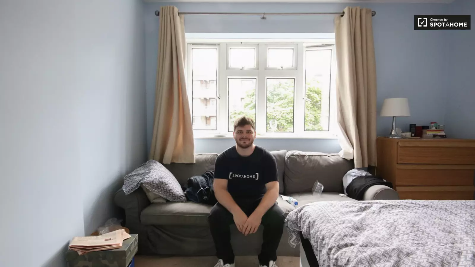 Flat Wiltshire Close in Greater London