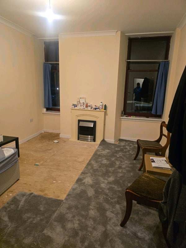 Room Calder Street in Glasgow
