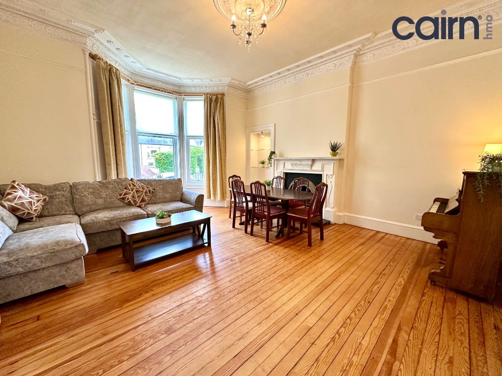 Room Dungoyne Street in Glasgow