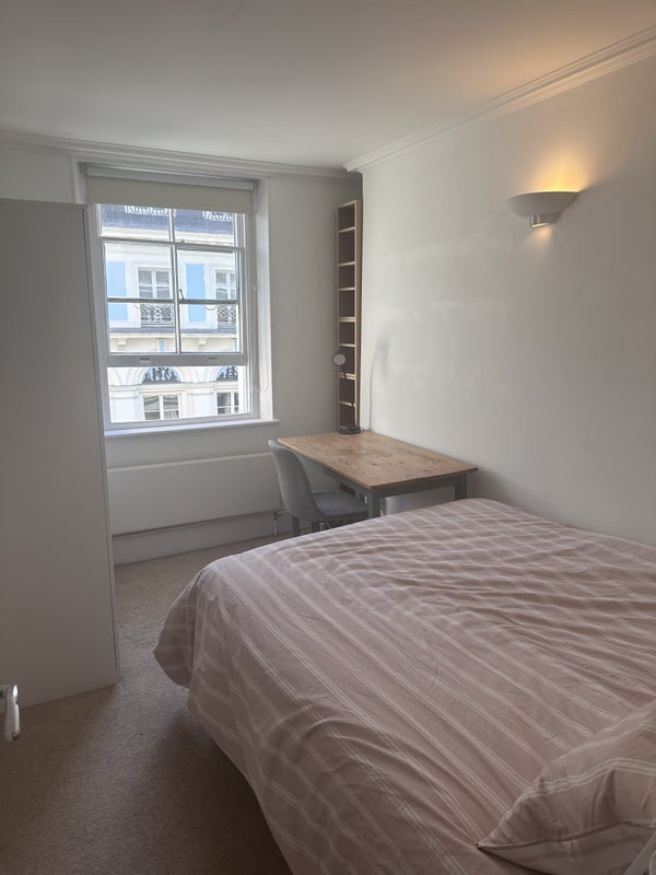Room Rose Street in City of Westminster