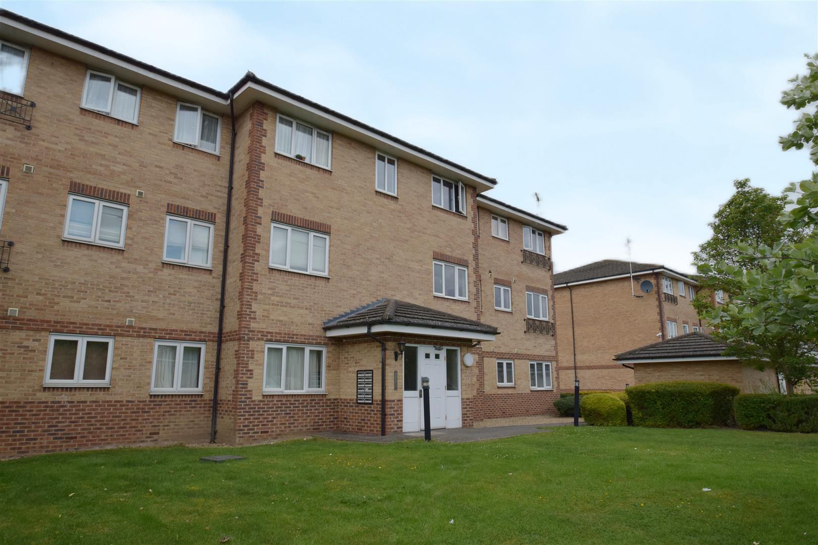 Flat Honeypot Lane in Greater London