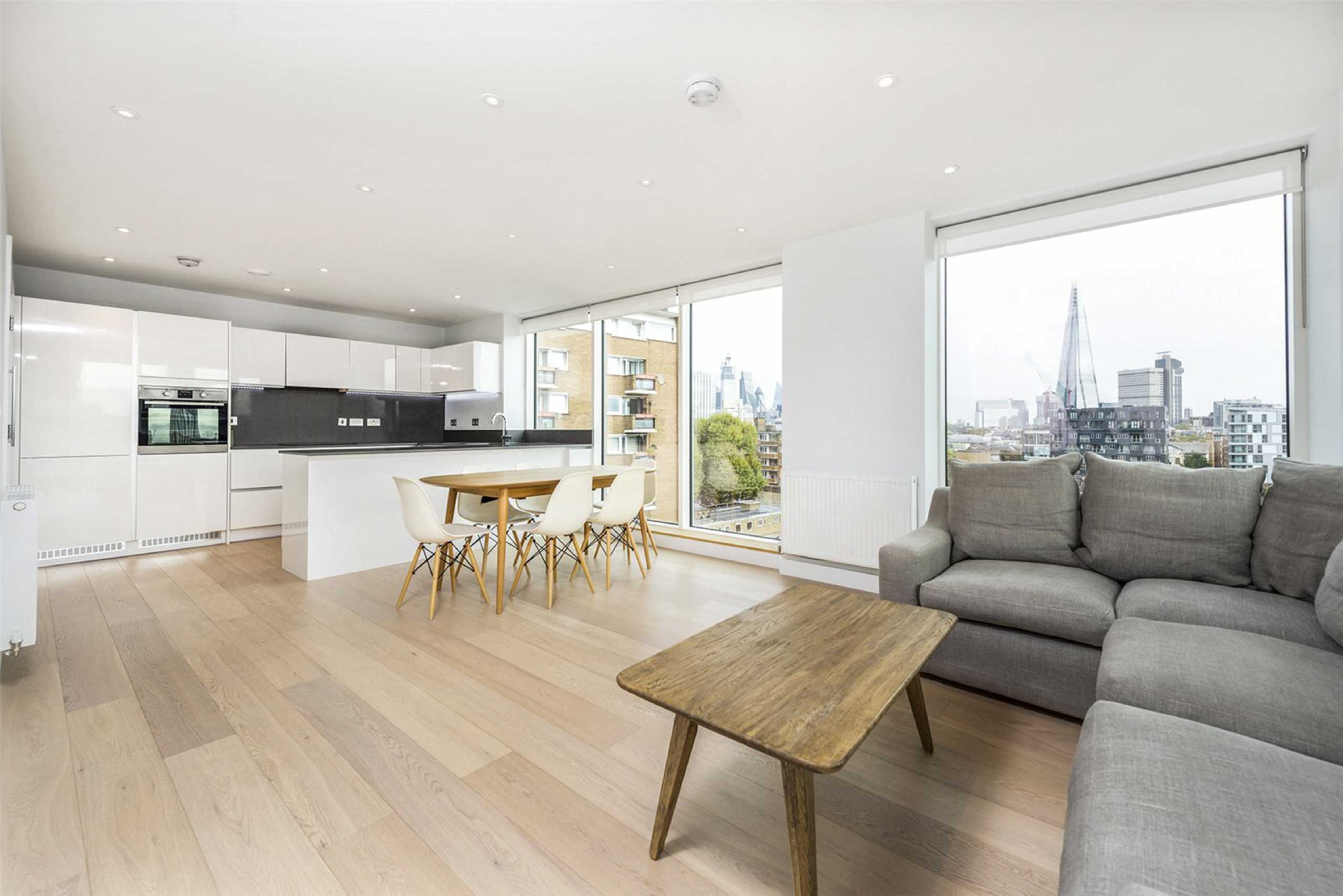 Flat Blackfriars Road in Greater London