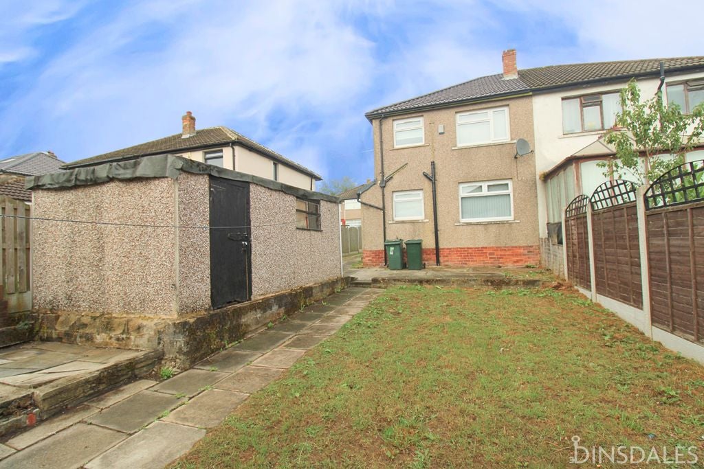 House Brantwood Avenue in Bradford