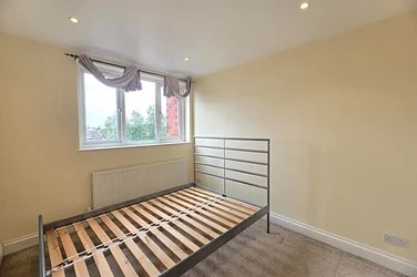 Flat Finchley Road in Greater London