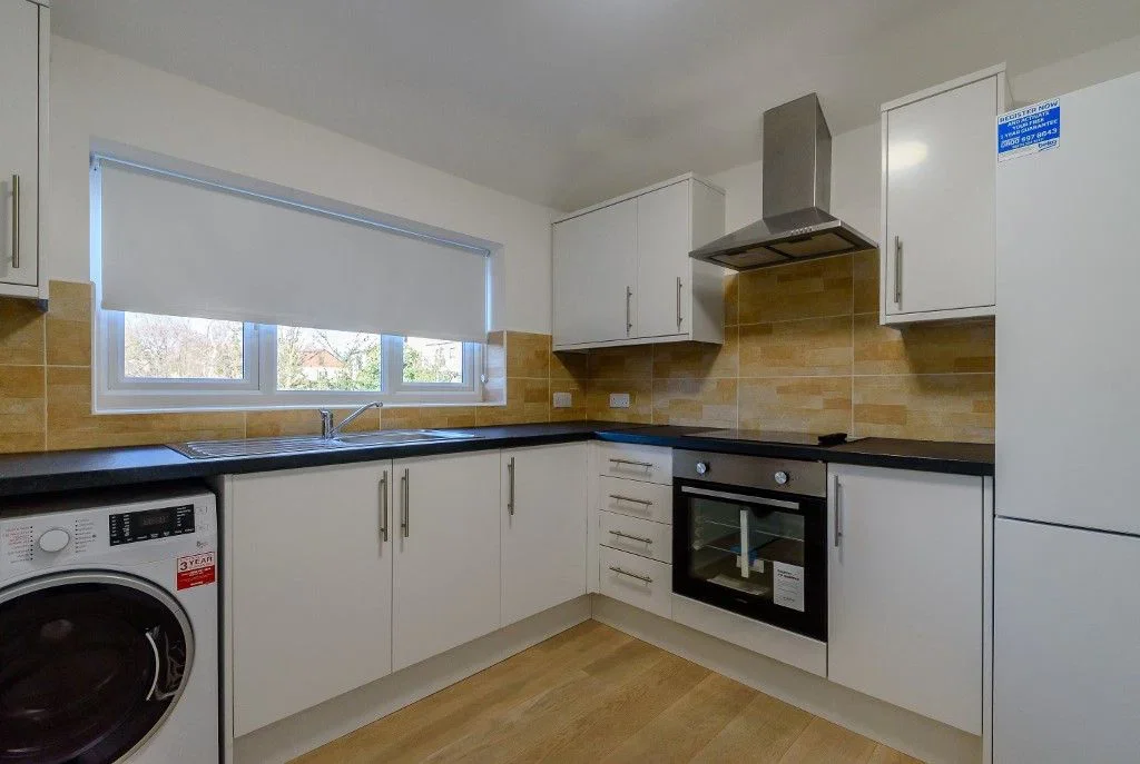 Flat College Hill Road in Greater London