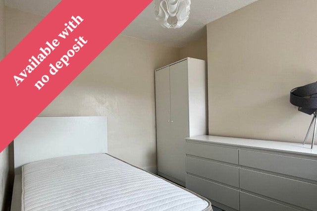 Room Worcester Street in Gloucester