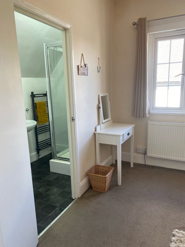 Room Rodway Road in Greater London