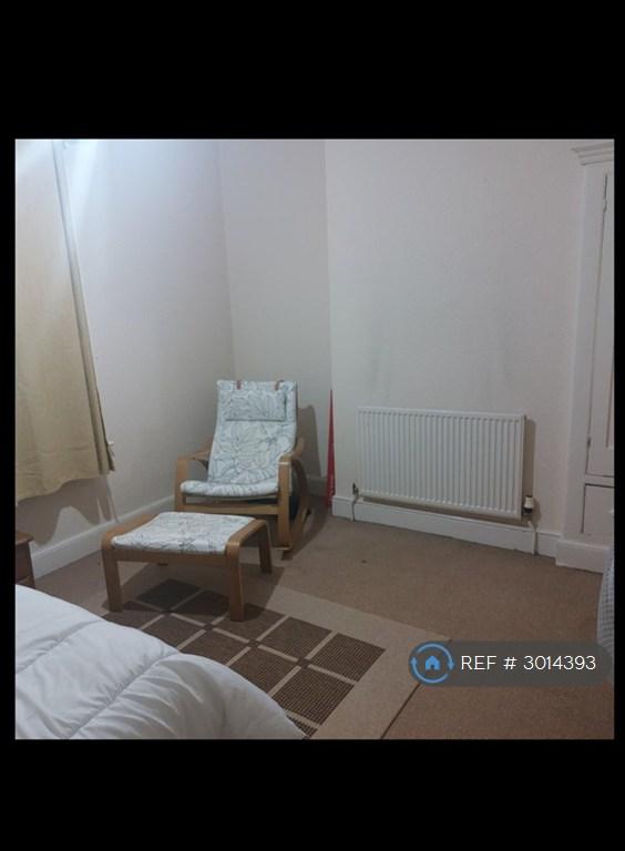 Room Wantage Road in Northampton