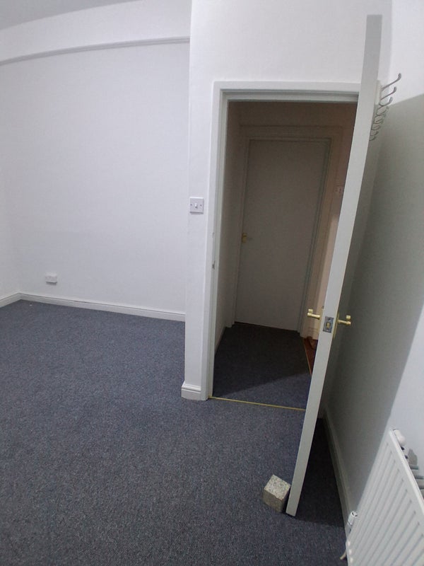 Flat Montgomery Street in Cardiff