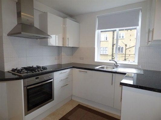 Flat Rutland Court in Cheltenham