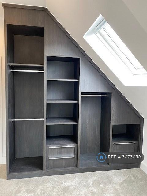 Flat Scotts Lane in Greater London
