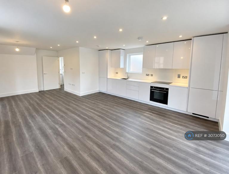 Flat Scotts Lane in Greater London