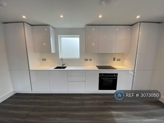 Flat Scotts Lane in Greater London