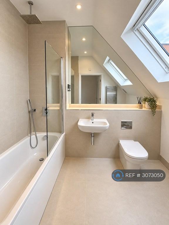 Flat Scotts Lane in Greater London