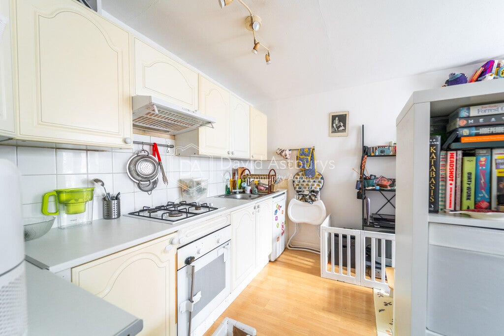 Flat Hampshire Street in Greater London