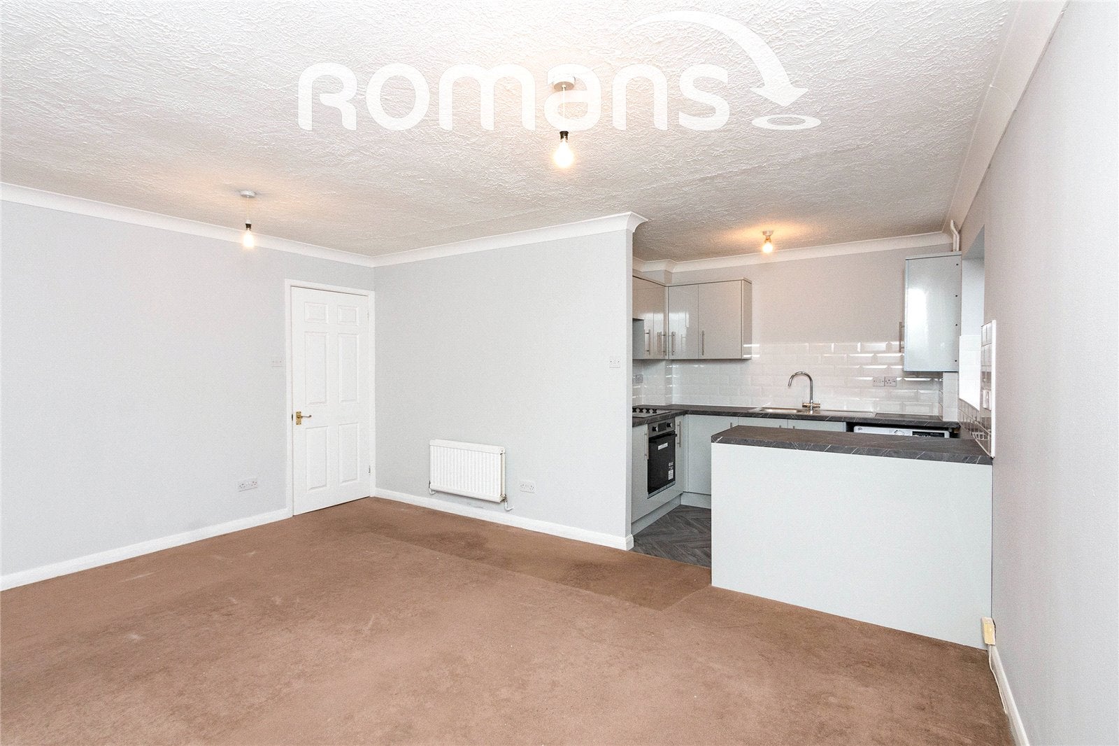 Flat Hawkesworth Drive in Surrey Heath