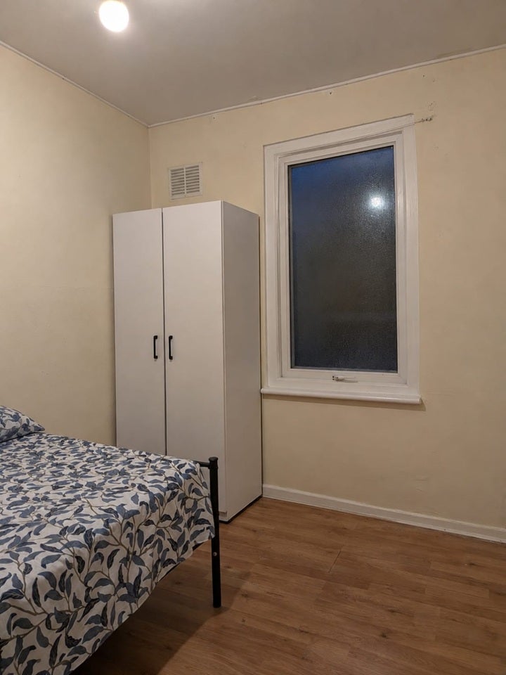 Room Stokes Road in Greater London