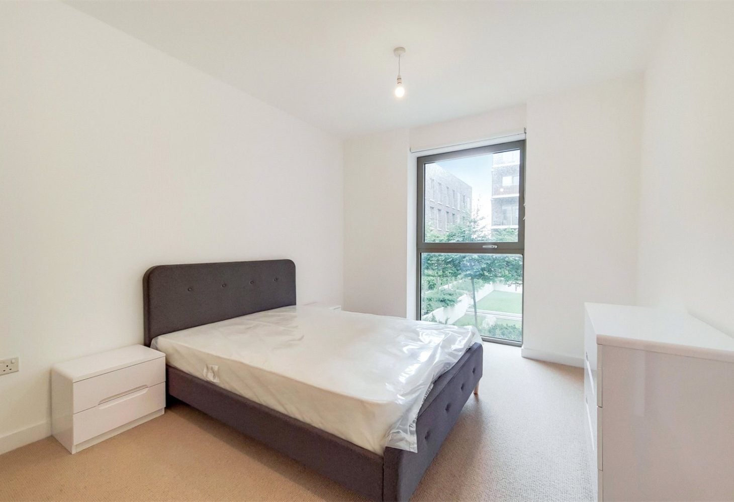 Flat Atlantis Avenue in Greater London