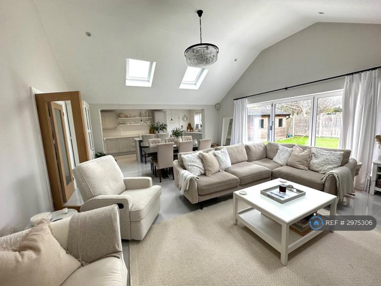 House Elm Grove in Arun