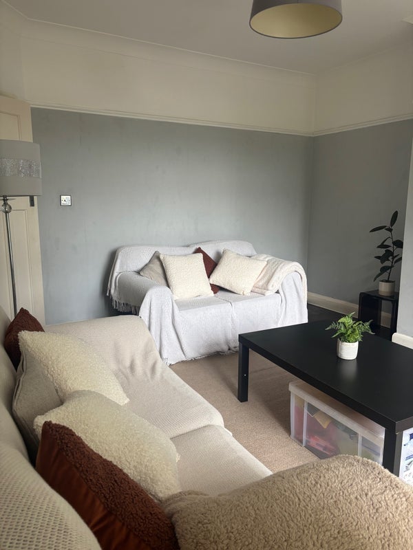 Room Foxgrove Avenue in Greater London