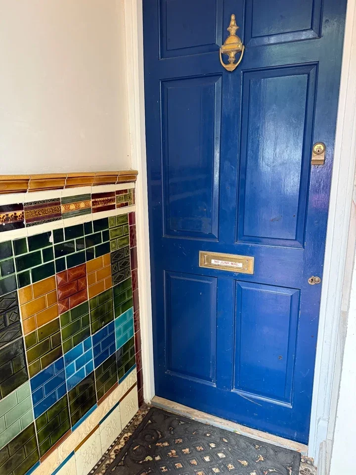 Flat Newton Avenue in Greater London