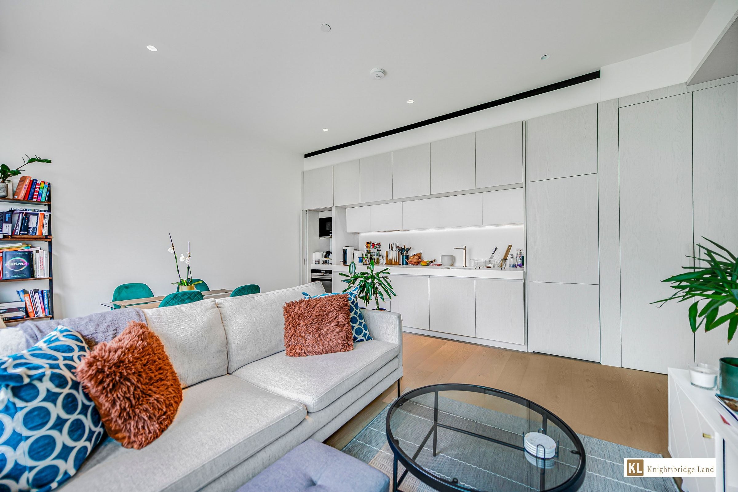 Flat Lewis Cubitt Walk in Greater London