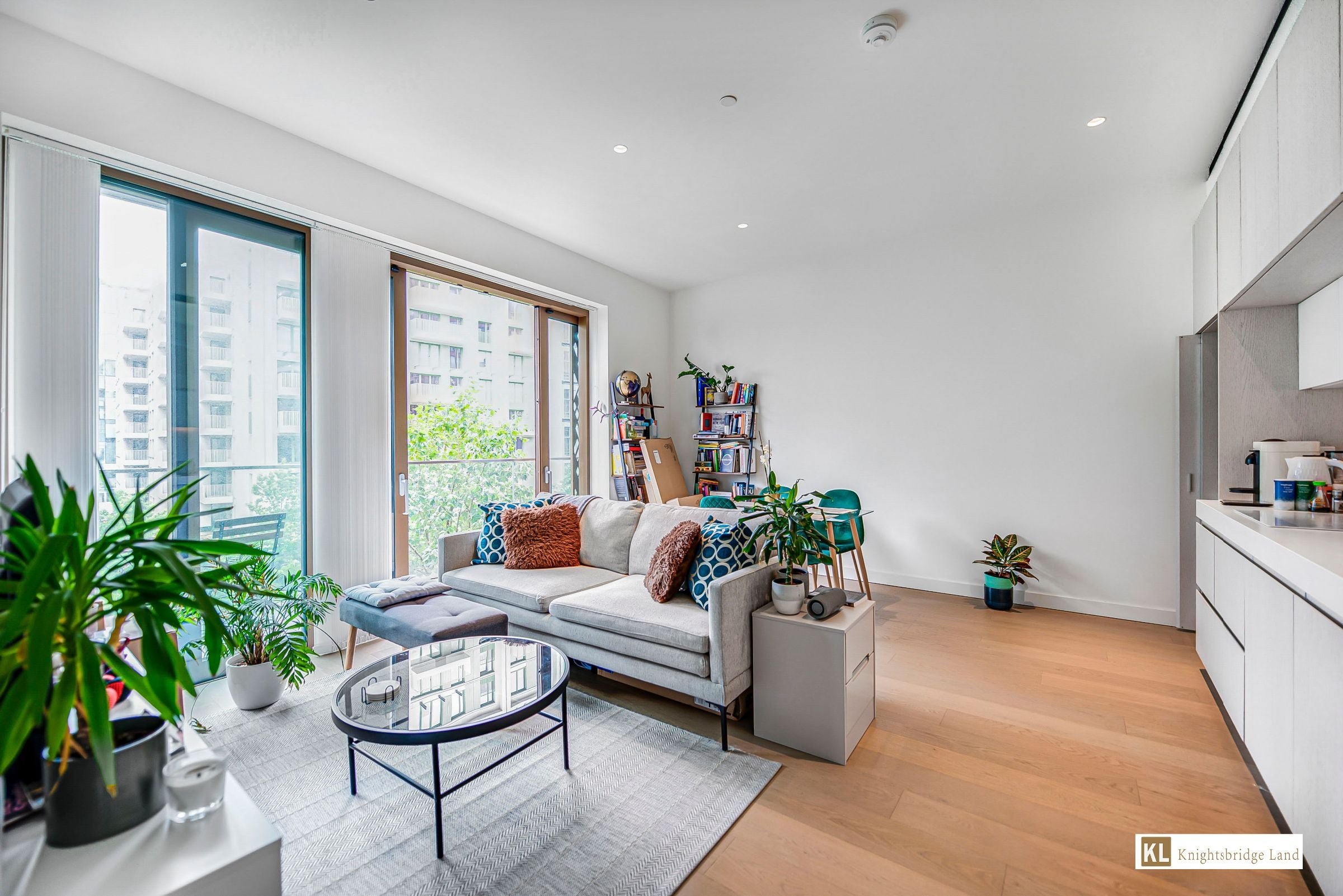 Flat Lewis Cubitt Walk in Greater London