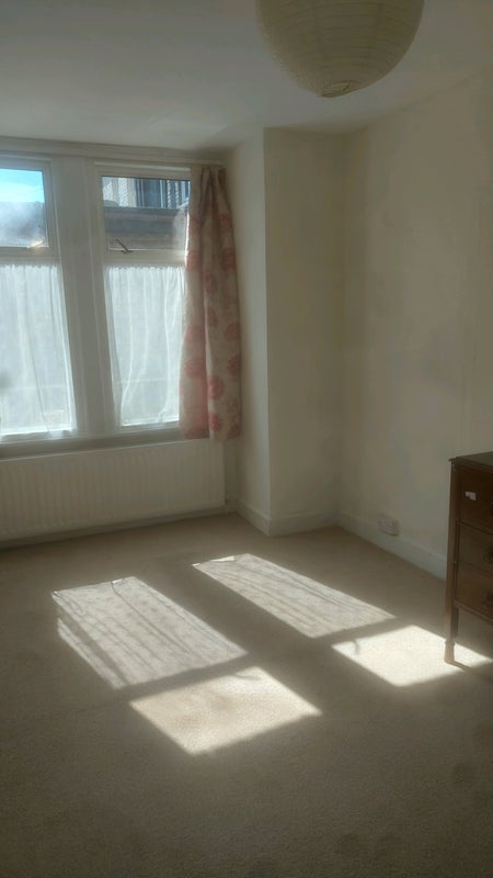 Room Seaford Road in Greater London