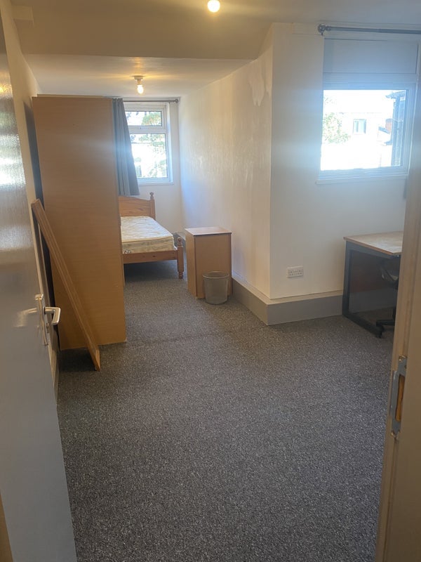 Room Exeter Road in Birmingham