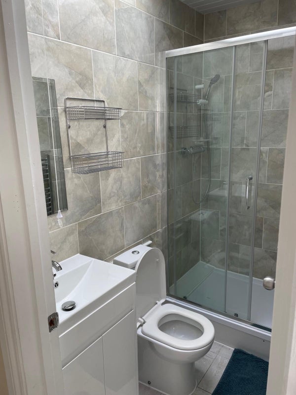 Room Barney Close in Greater London