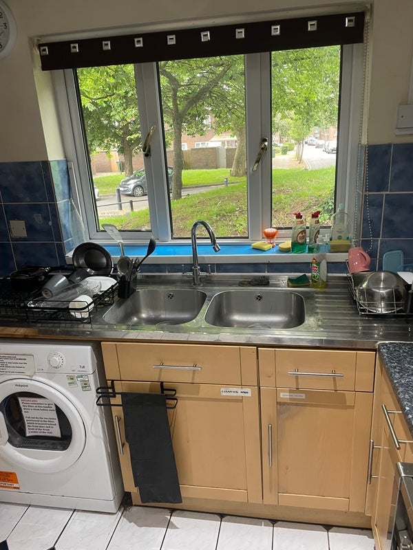 Room Barney Close in Greater London