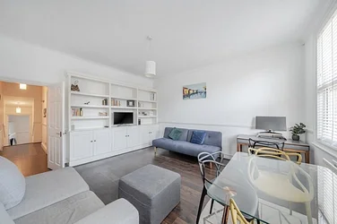Flat Newlands Park in Greater London