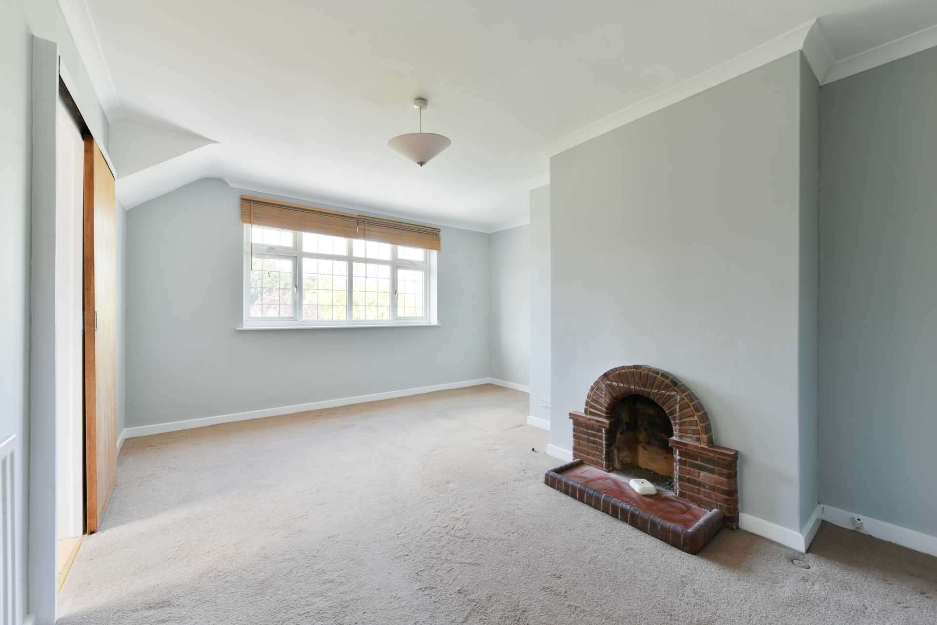 Flat Epsom Road in Epsom and Ewell