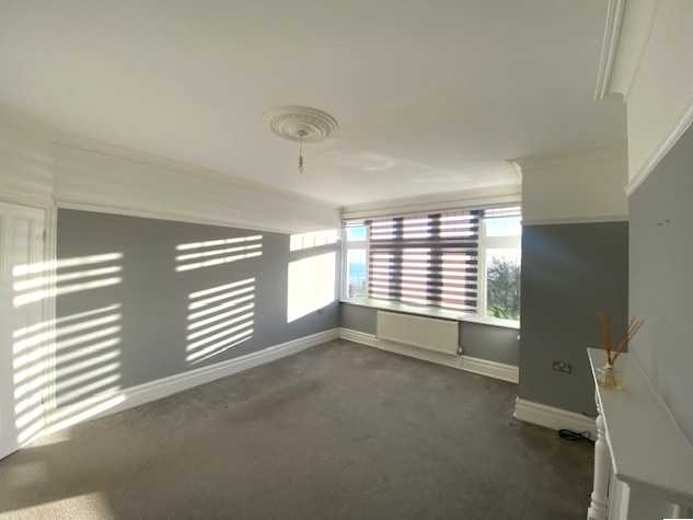 Flat Marine Parade in Southend-on-Sea