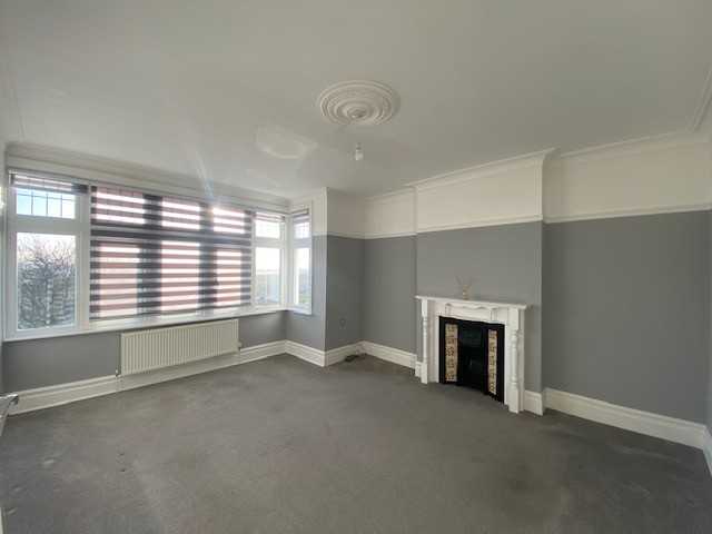 Flat Marine Parade in Southend-on-Sea