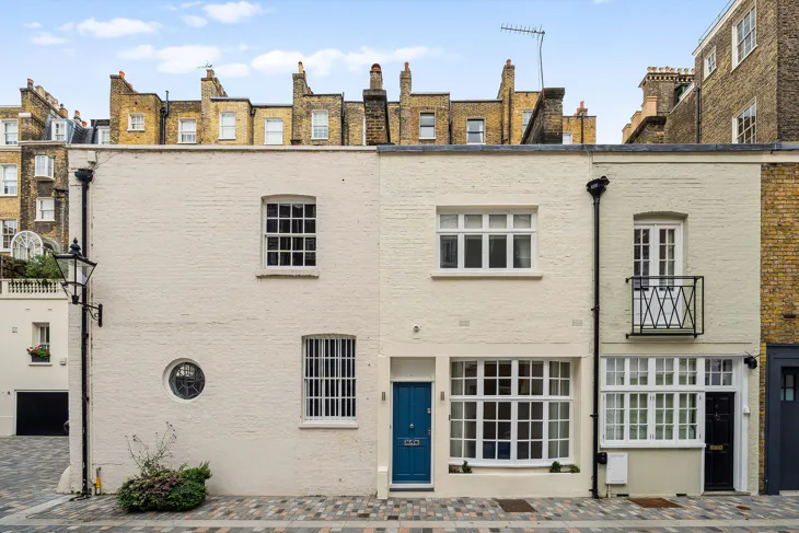 House Eaton Terrace in City of Westminster